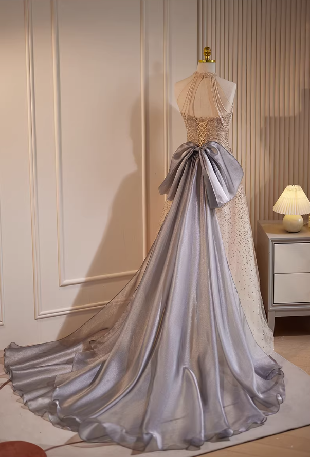 Unique Halter Neck A-Line Sweet 16 Gowns Beading Sequins Bow Train Prom Dress AP5782