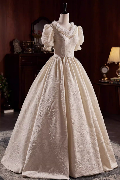 Fashionable A-Line Lace V Neck Textured Bridal Gowns Puff Short Sleeve Beading Wedding Dress AP5783