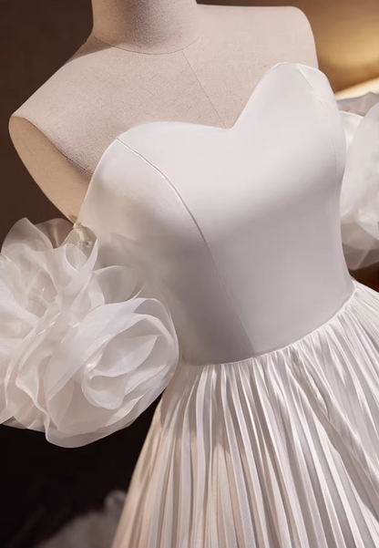 Lovely Strapless A-Line Bridal Gowns Handmade Flowers Pleated Wedding Dress AP5816