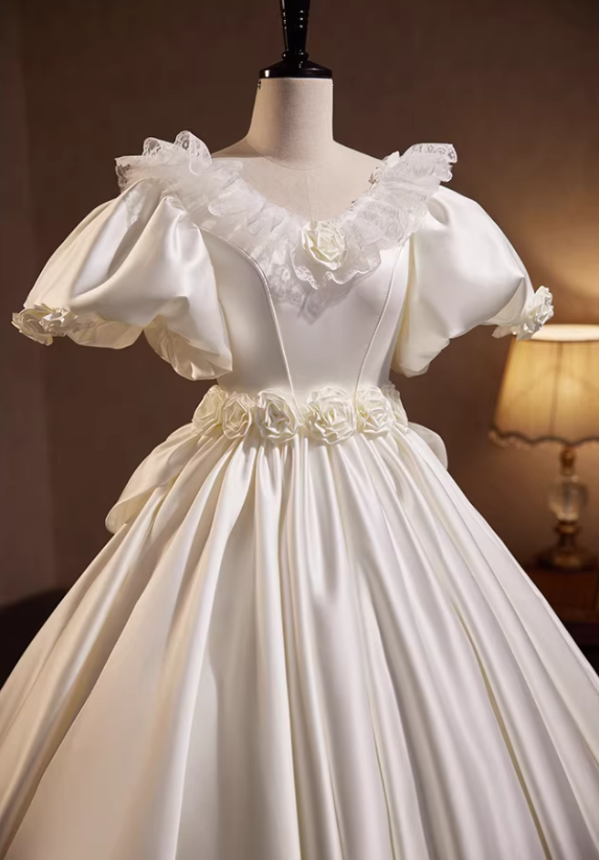 Refined A-Line V Neck Bridal Gowns Satin Short Sleeve Appliques Lace Wedding Dress AP5817