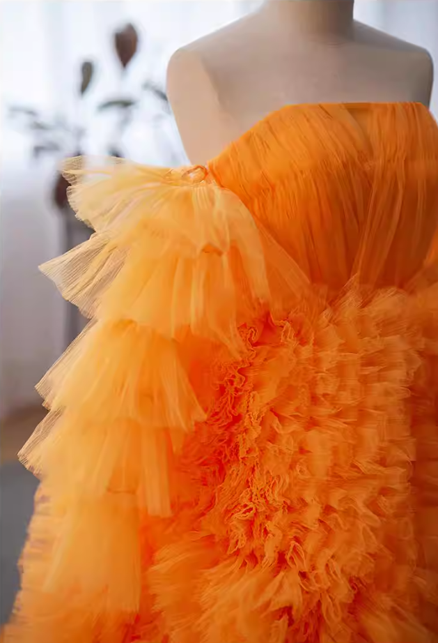 Appealing Strapless A-Line Sweet 16th Gowns Ruffles Tulle High-Slit Prom Dress AP5823