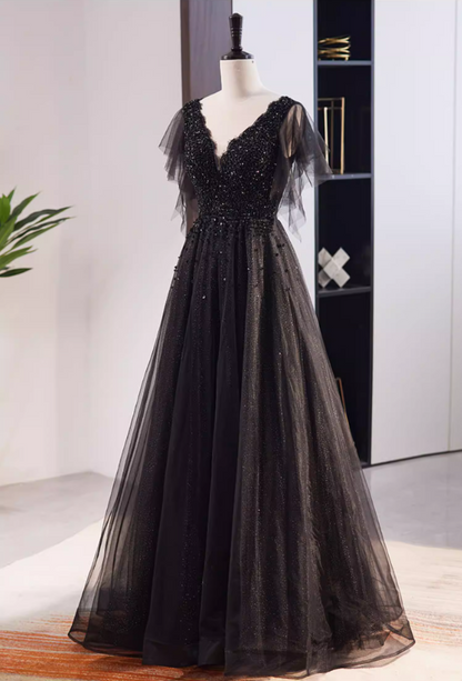 Gothic-Style V Neck A-Line Short Sleeve Sweet 16th Gowns Black Layered Tulle Sequins Beading Prom Dress AP5828