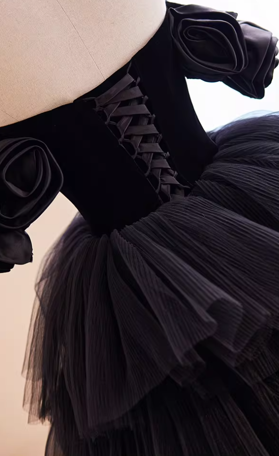 Novelty A-Line Strapless Evening Gowns Black Tiered Tulle Handmade Flowers  Prom Dress AP5859