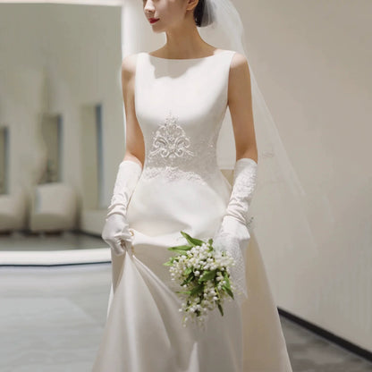 French Style Jewel Neck Wedding Dress With Veil Appliques A-Line Bridal Dress With Train AP7012