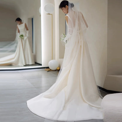 French Style Jewel Neck Wedding Dress With Veil Appliques A-Line Bridal Dress With Train AP7012