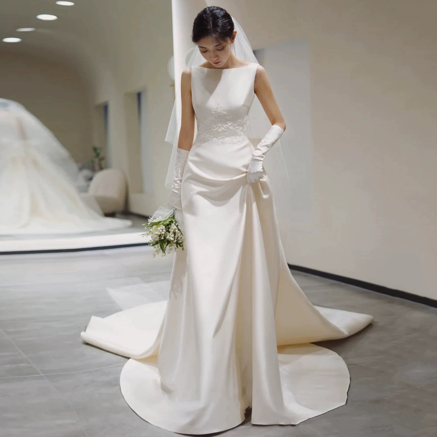 French Style Jewel Neck Wedding Dress With Veil Appliques A-Line Bridal Dress With Train AP7012
