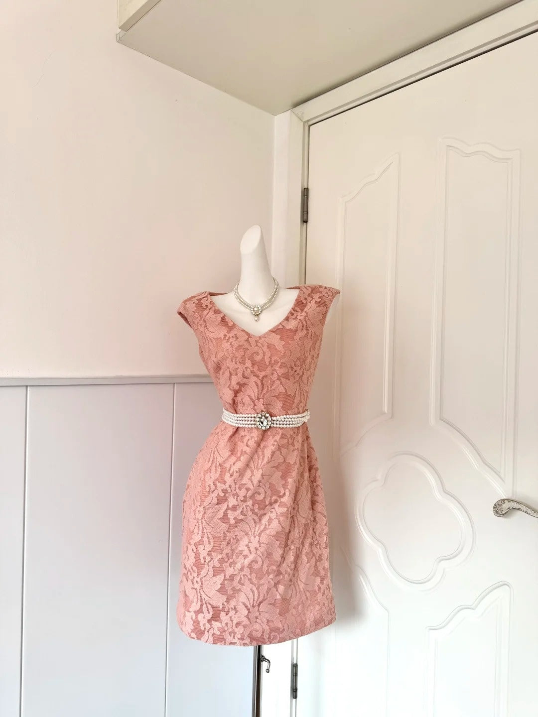 Lovely V Neck Sheath Pink Birthday Gowns Appliques Beading Rhinestone Homecoming Dress AP6058
