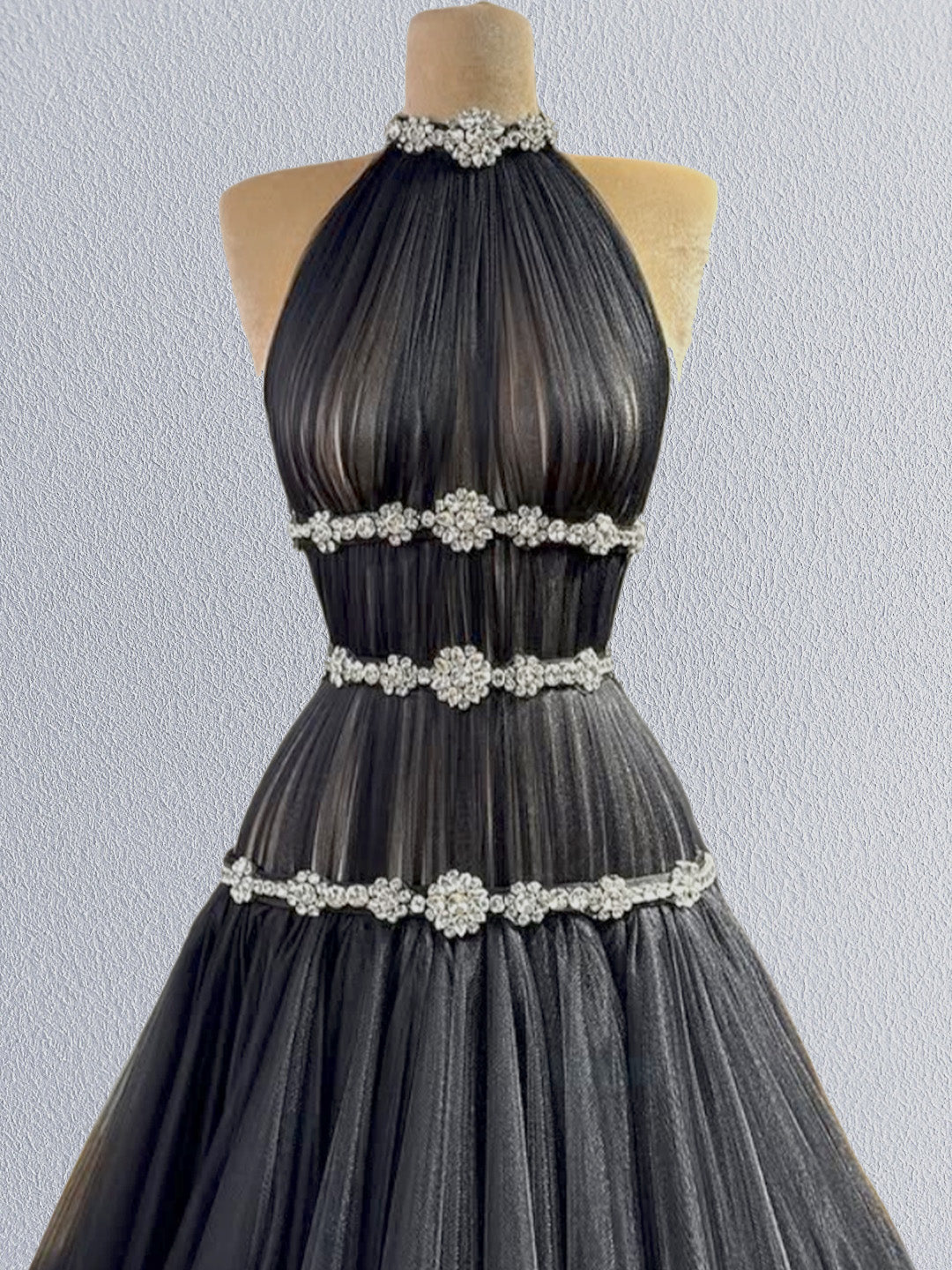Gothic-Style Halter Neck A-Line Sweet 16 Gowns Rhinestones Black Prom Dress AP6073
