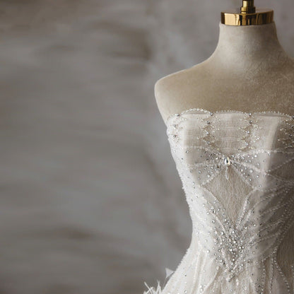 Dainty Strapless A-Line Bridal Gowns Sequins Feather White Lace Wedding Dress AP6077