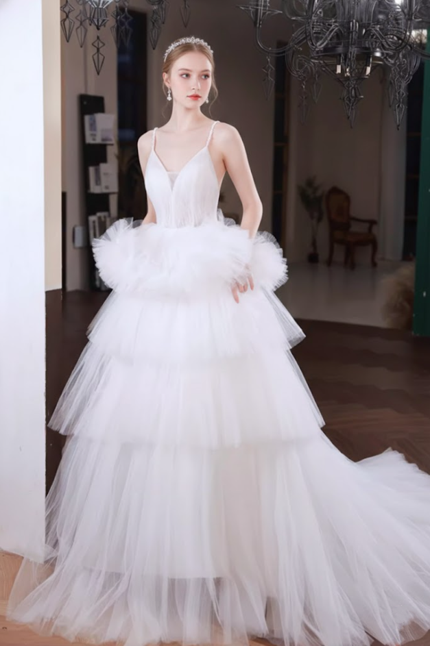Wonderful A-Line Beaded Spaghetti Strap Bridal Gowns Tiered Tulle Wedding Dress AP6231