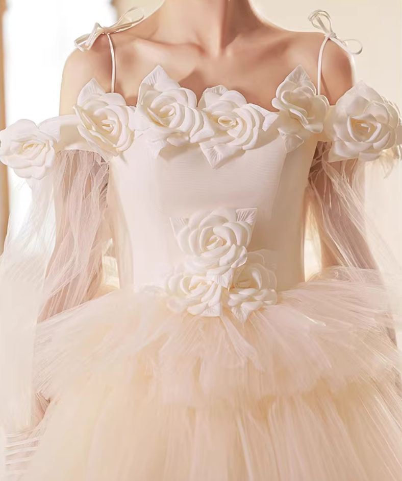 Modern Spaghetti Strap Long Sleeve A-Line Evening Gowns 3D Appliques Tiered Tulle Prom Dress AP6288