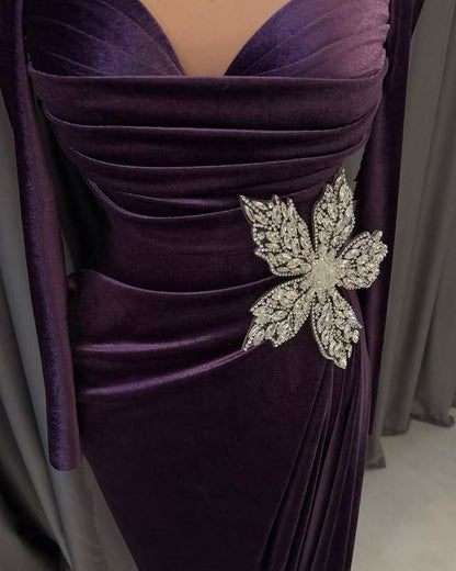 Ornate Sweetheart Neck Sheath High-Slit Evening Gowns Floral Crystals Long Sleeve Prom Dress AP6324