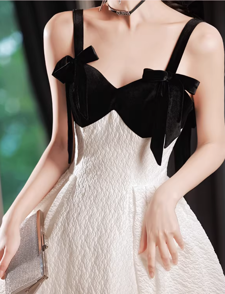 Alluring Spaghetti Strap A-Line Evening Gowns Bows Color-Blocked Prom Dress AP6337