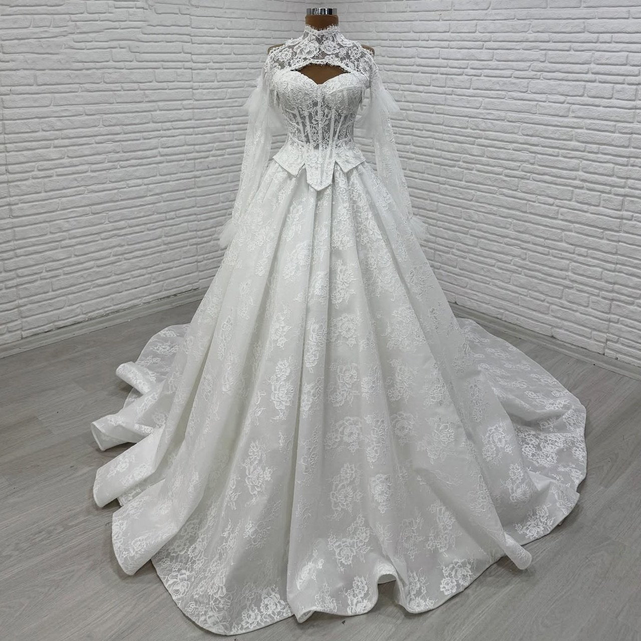 Glamorous High Collar A-Line Bridal Gowns Long Sleeve Lace Tulle Wedding Dress AP6342
