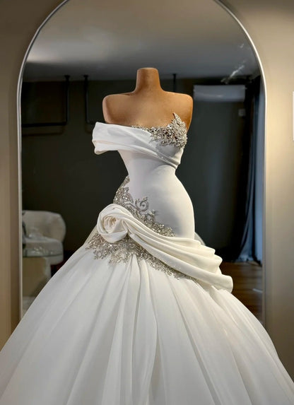 Flattering A-Line Off-Shoulder Engagement Gowns Beading Handmade Flower Wedding Dress AP6356