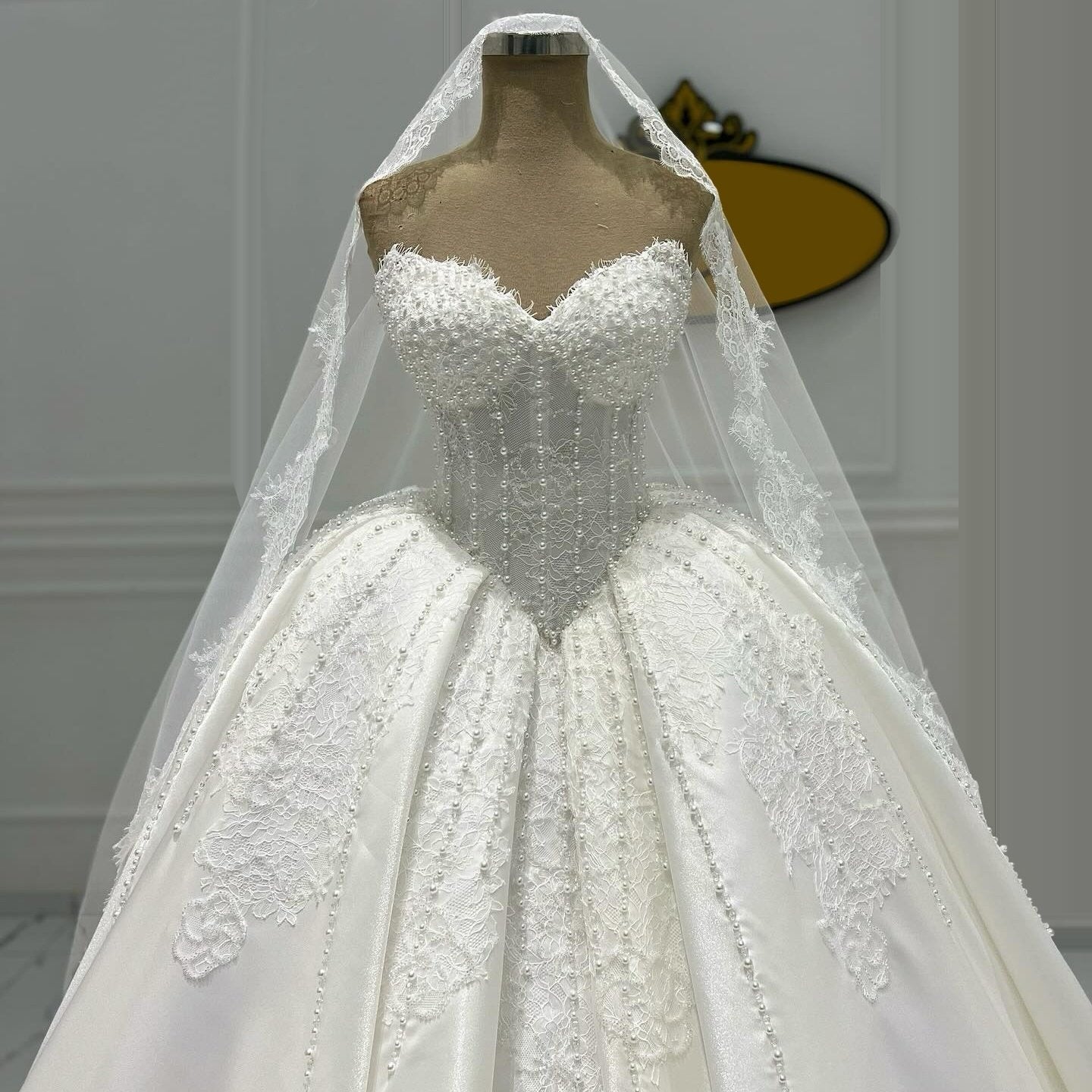 Lovely Strapless A-Line Bridal Gowns Lace Beads Wedding Dress AP6379