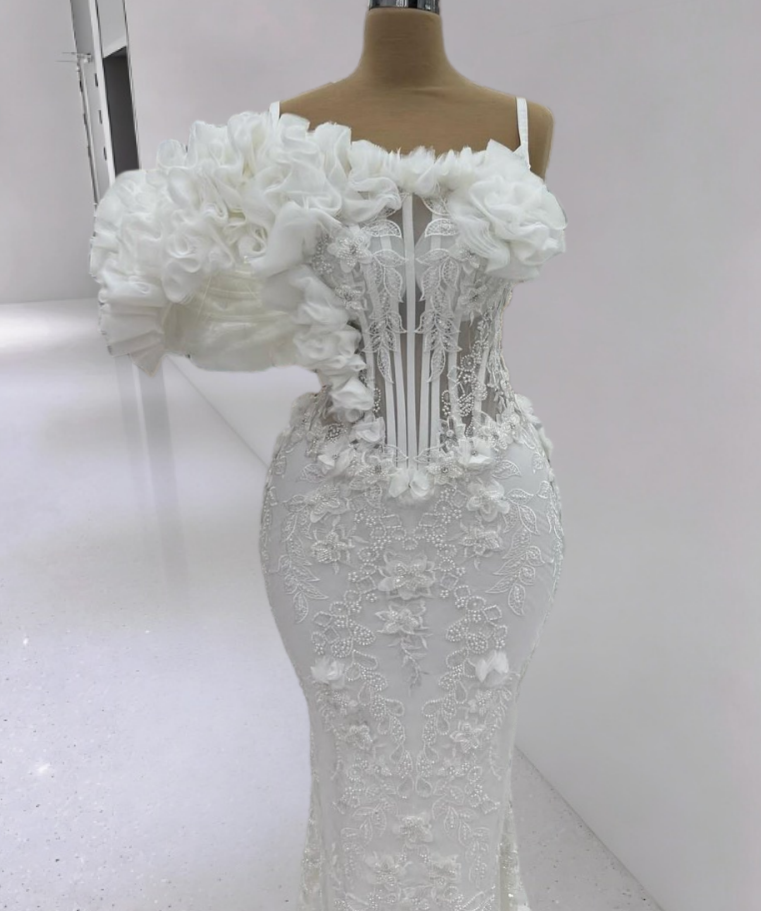 French Style Spaghetti Strap Ruffles Mermaid Bridal Gowns Beading Appliques Wedding Dress AP6422
