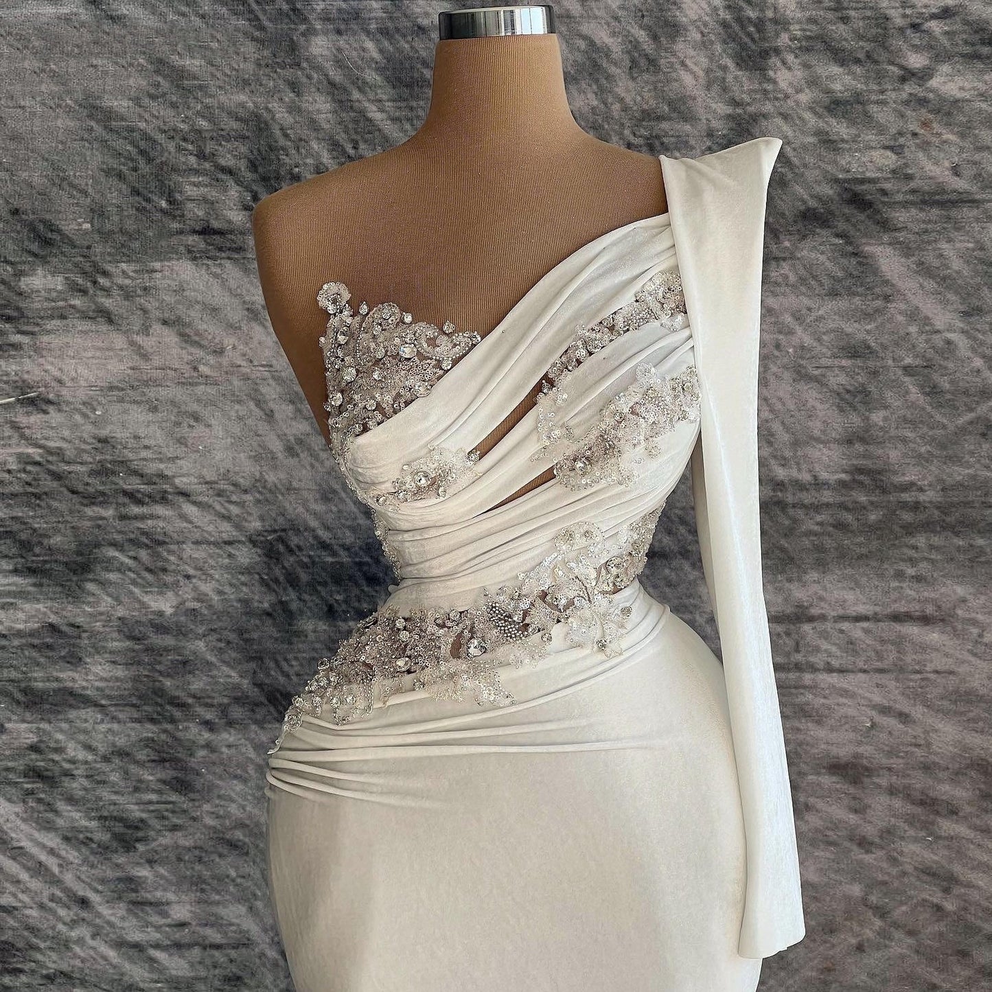 Vogue One Shoulder Long Sleeve White Evening Dress Sheath Sequins Crystals Prom Dress AP6438