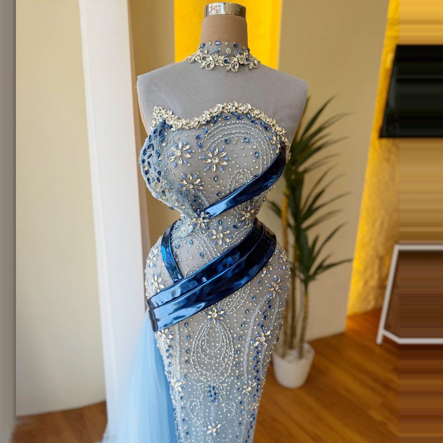 French Style Strapless Sheath Sweet 16th Dresses Beading Crystals Tulle Prom Dress AP6512
