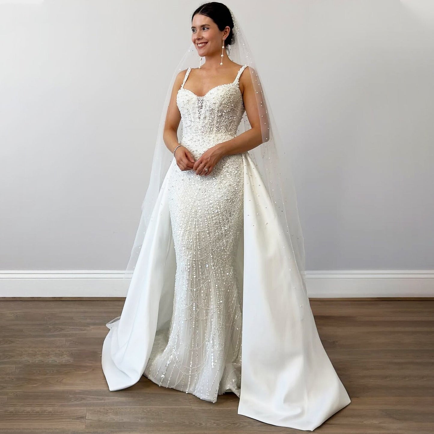 Splendid White Wedding Dress Sequins Beaded Bridal Gowns Spaghetti Strap Mermaid Dress with Detachable Train AP6635