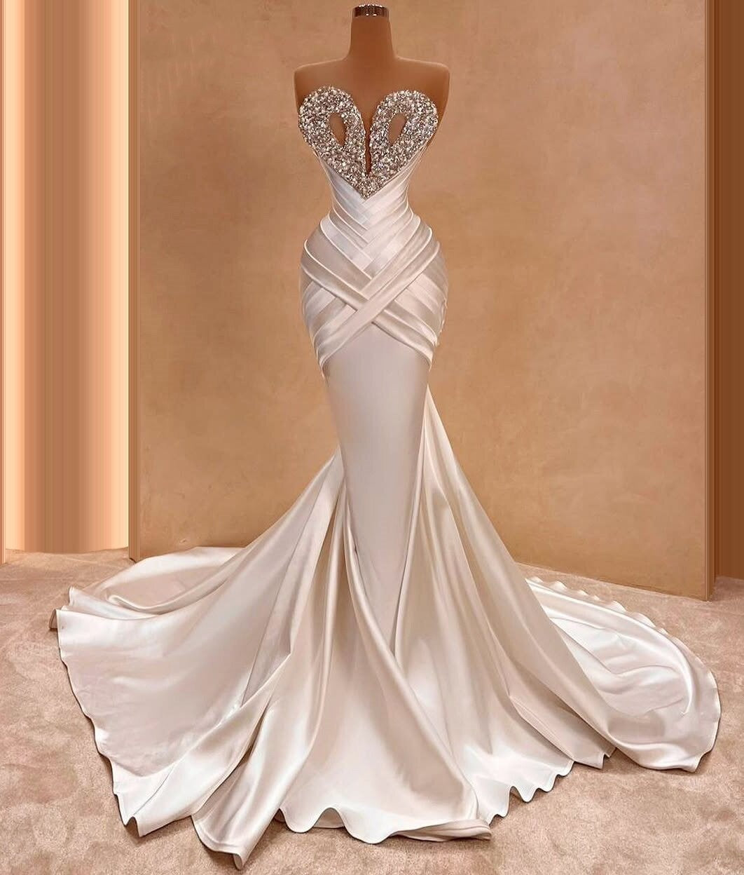 Romantic Pleated Strapless Wedding Dress Sheath Beaded Bridal Outfits AP6737