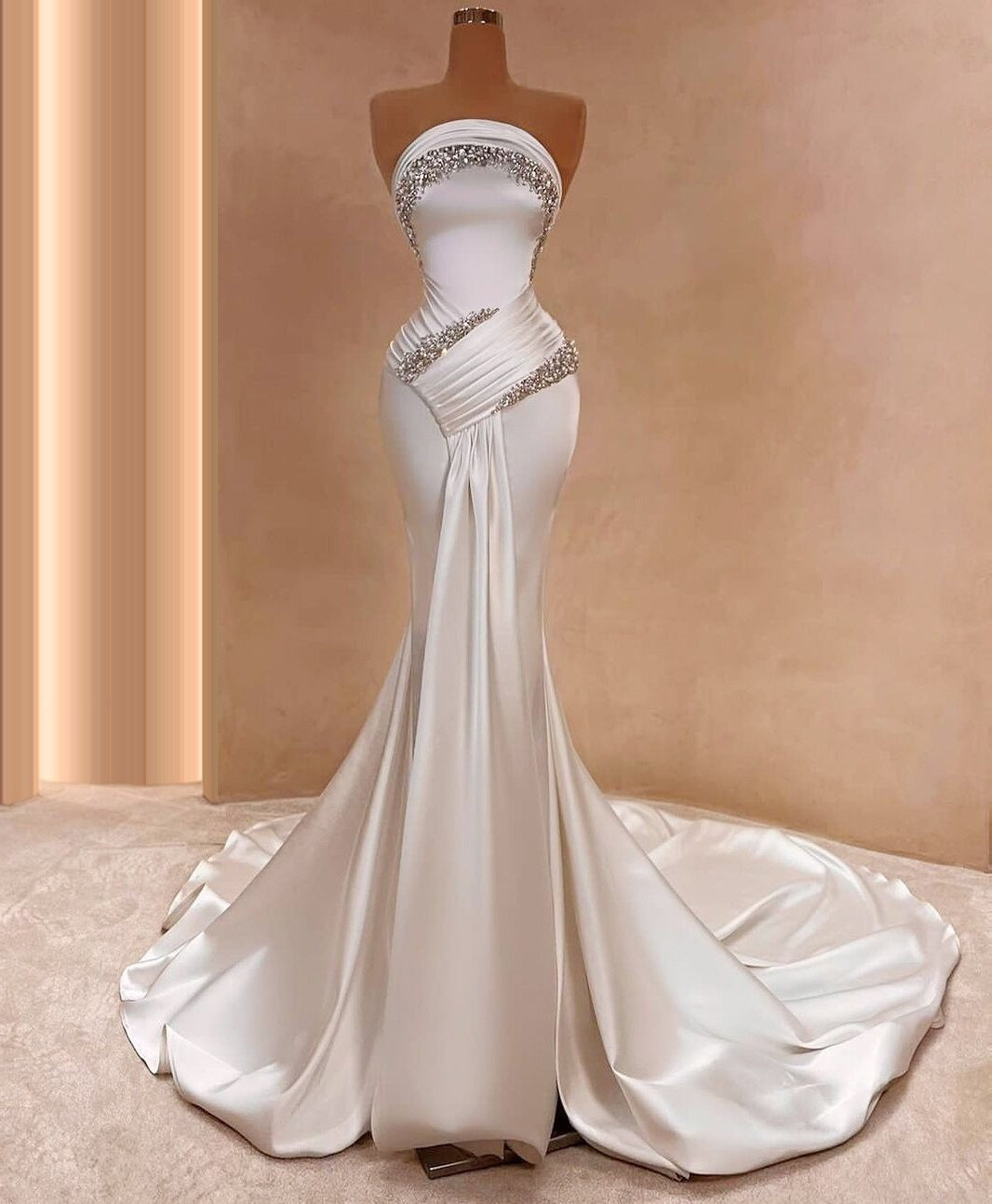 Fabulous Strapless Wedding Dress Beading Mermaid Pleated Bridal Outfits AP6739