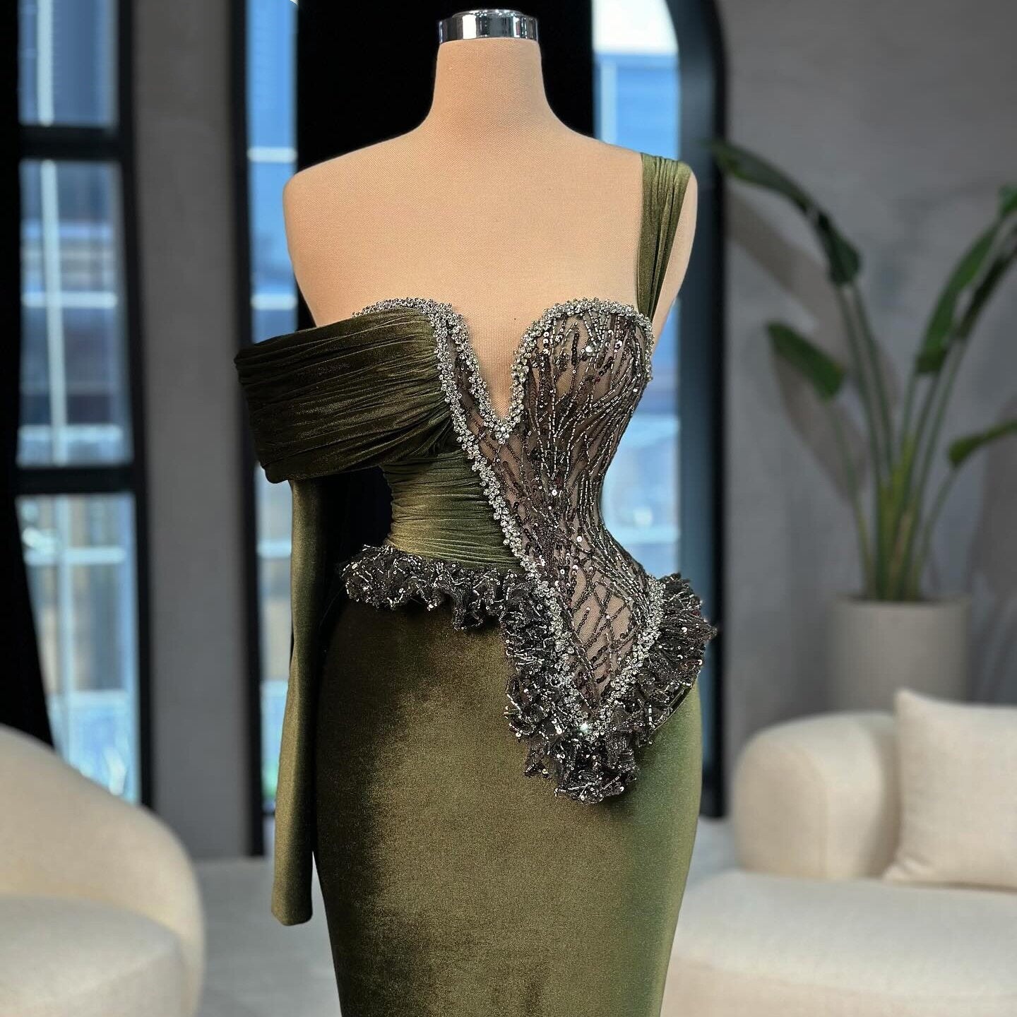 Dreamy Sheath Green Prom Dress Long Sleeve Beaded Formal Outfit Sequins One Shoulder Evening Dress AP6750