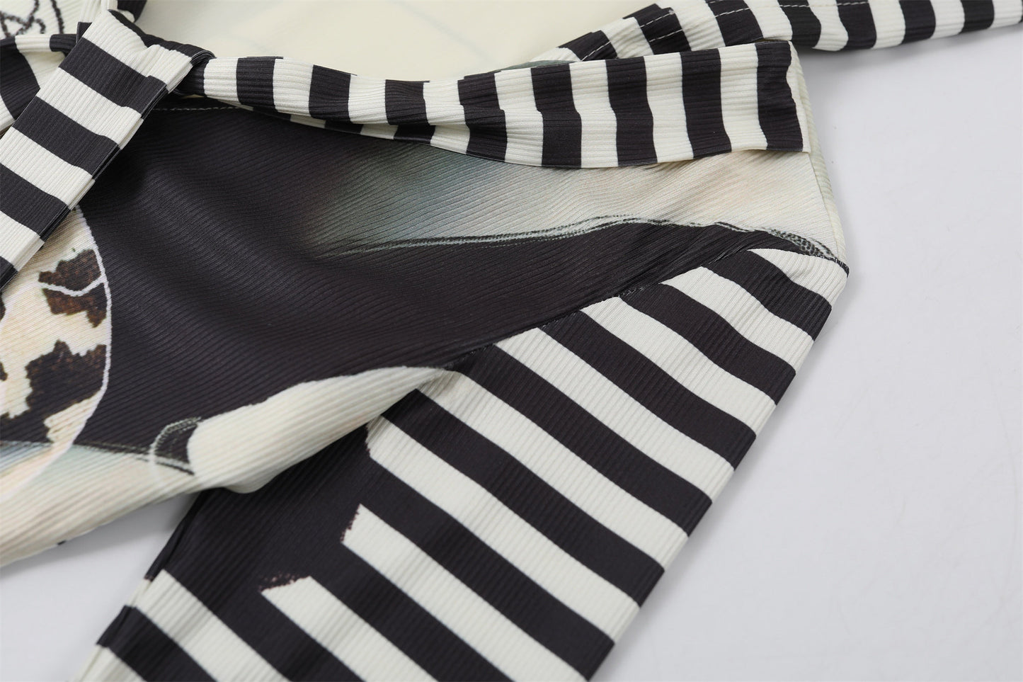 Cute Abstract Print A-Line Long Dress With Cowl Black & White Stripe Sleeves V Neck Maxi Dress AP6751