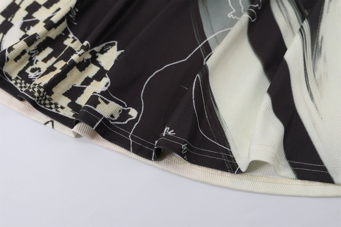 Cute Abstract Print A-Line Long Dress With Cowl Black & White Stripe Sleeves V Neck Maxi Dress AP6751