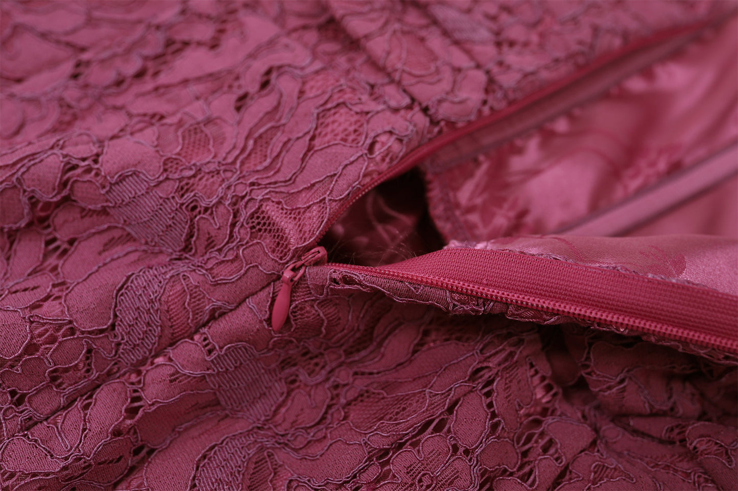 Alluring Magenta Lace Strapless Sheath Cocktail Dress Evening Outfit Midi Dress AP6753