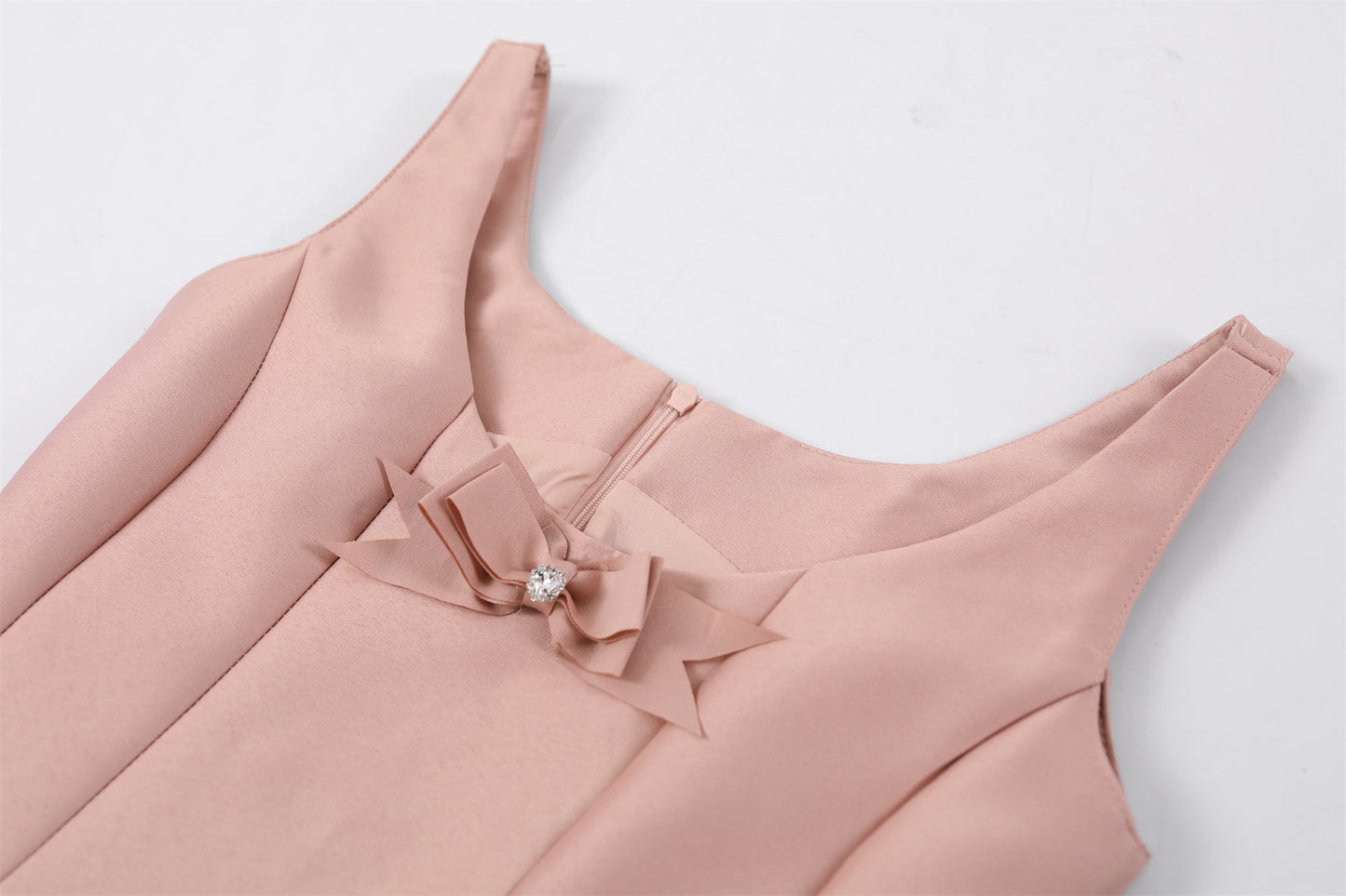 Dopamine Style Crystal Rhinestone Bow A-Line Mini Skirt Chic Blush Pink Sleeveless Tulle Hem Party Glam Short Dress AP6772