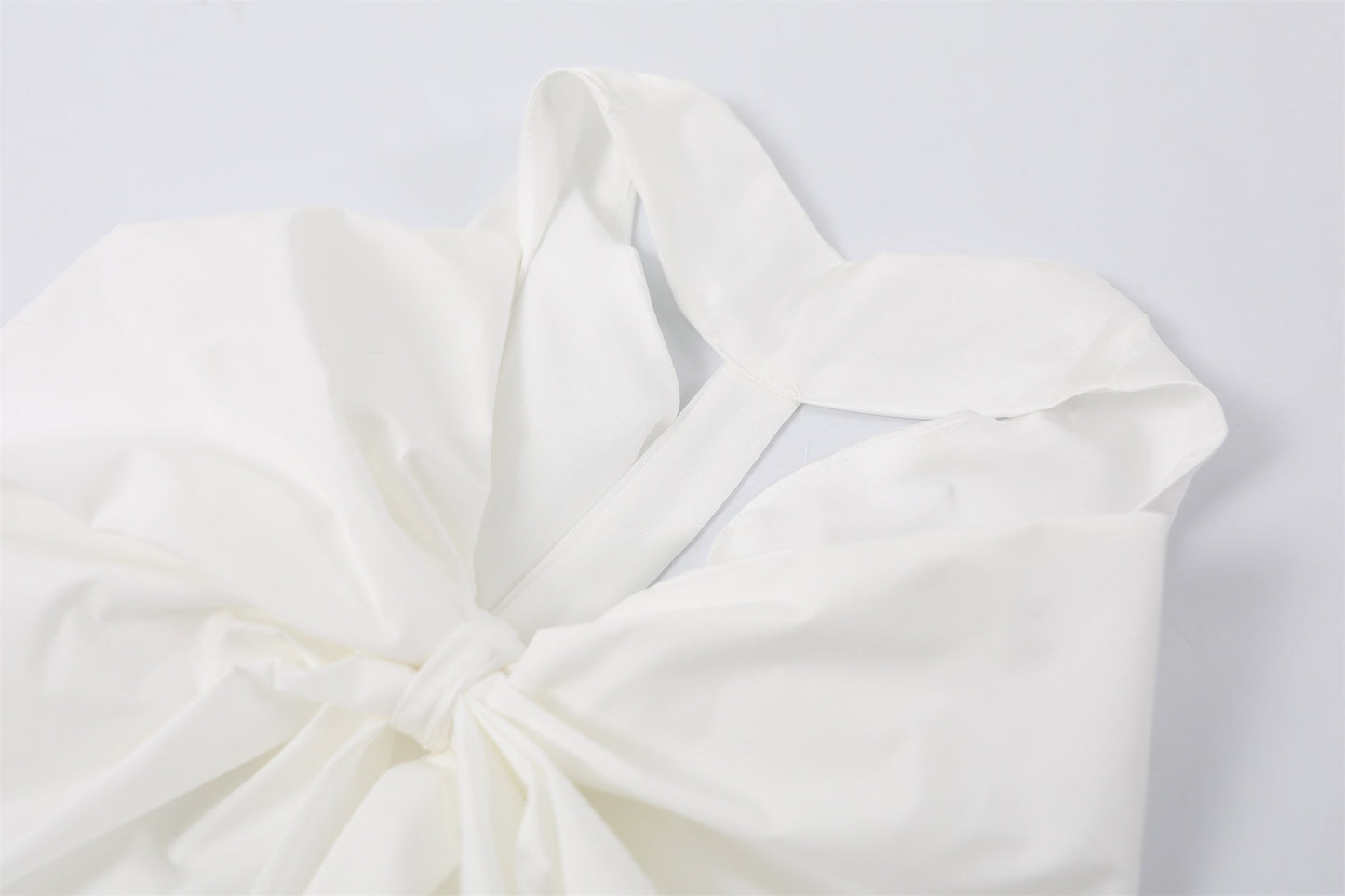 Trendy Back Bow Cutout Maxi Dress Elegant White Draped Neckline Wedding Guest Looks Mermaid Long Dress AP6776