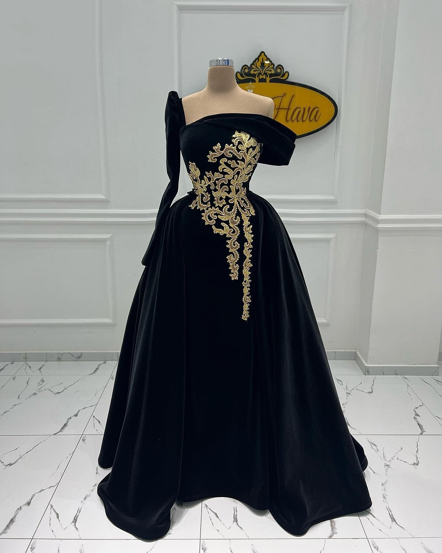 Refined A-Line Black Prom Dress Off-Shoulder Long Sleeve Evening Outfit Appliques Formal Dress AP6796