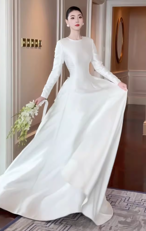 Chic Long Sleeve Jewel Neck Wedding Dress Satin A-Line Bridal Gown AP6826