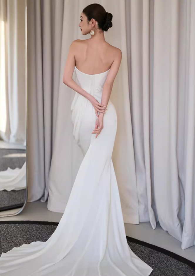 Elegant Strapless Satin Wedding Dress Mermaid Bridal Dress AP6830