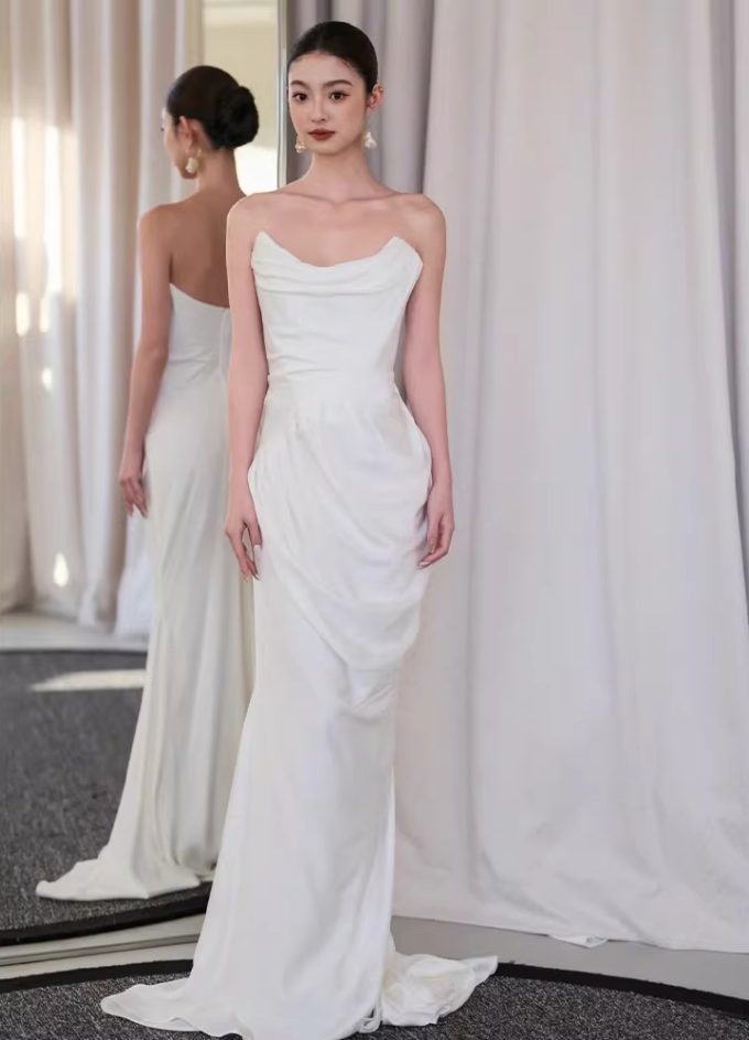 Elegant Strapless Satin Wedding Dress Mermaid Bridal Dress AP6830