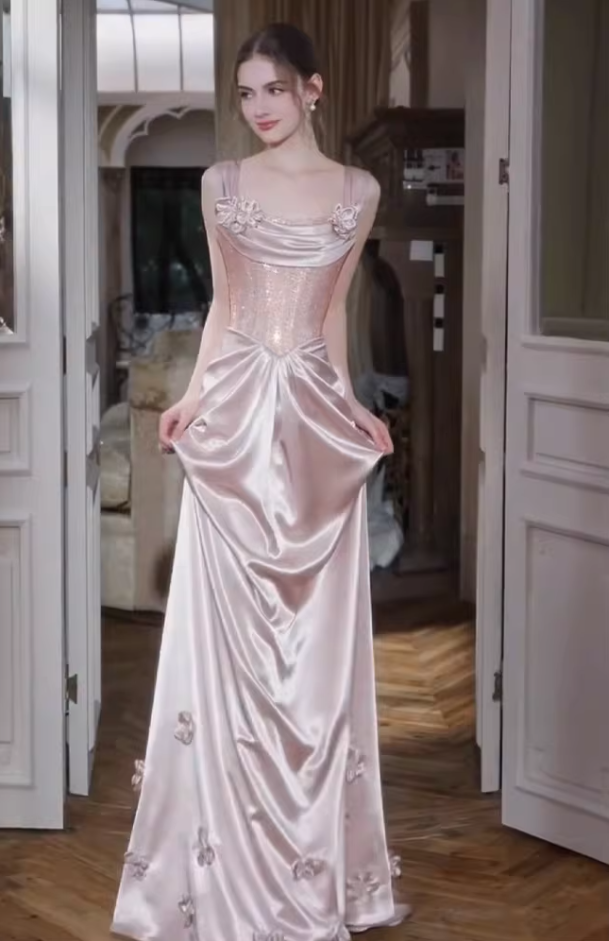 Gorgeous Spaghetti Strap Prom Dresses Light Pink Sheath Evening Outfit Sequins Appliques Formal Outfits AP6839
