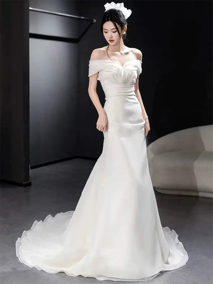Fashionable Off-Shoulder Wedding Dress Pleated Satin Mermaid Bridal Dress AP6849