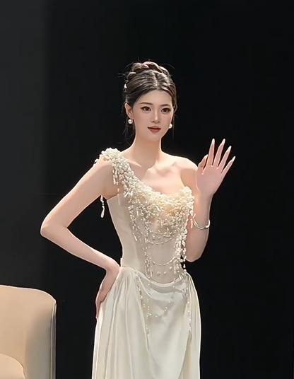 Charming One Shoulder Wedding Dress Sheath Beading Bridal Dress AP6853