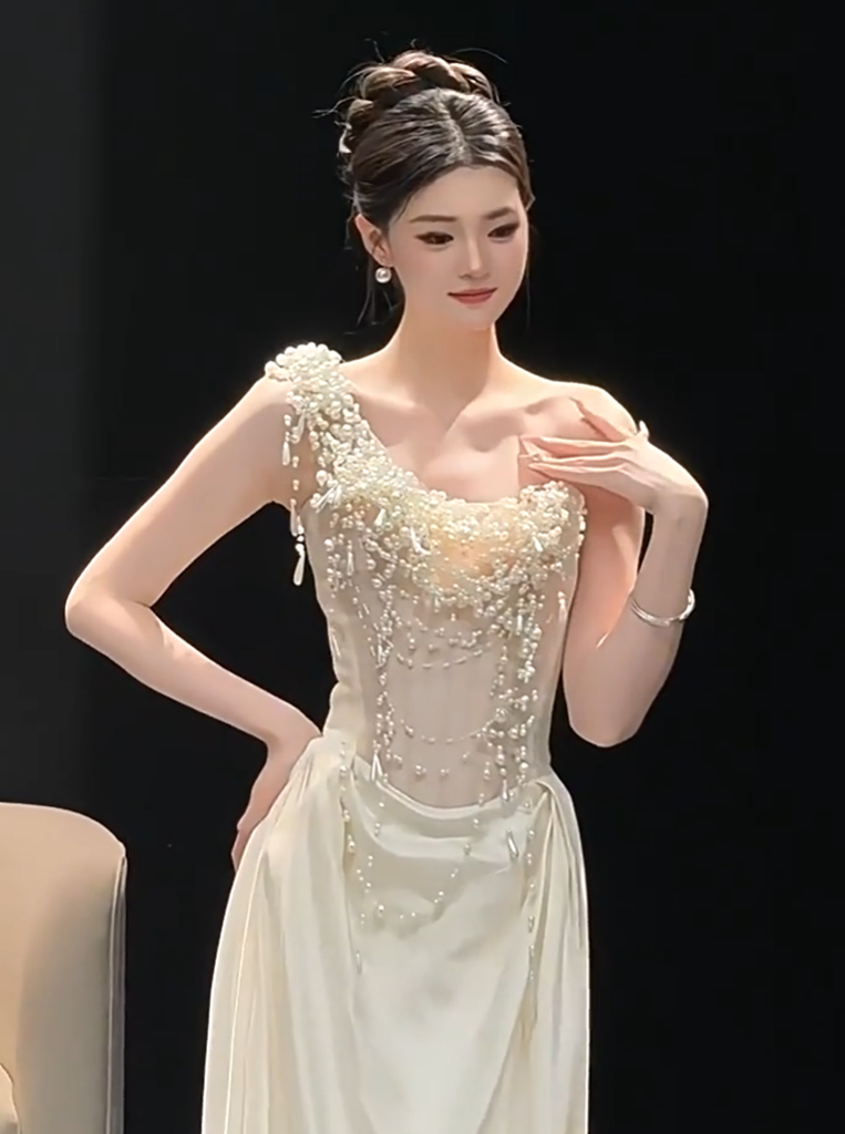 Charming One Shoulder Wedding Dress Sheath Beading Bridal Dress AP6853