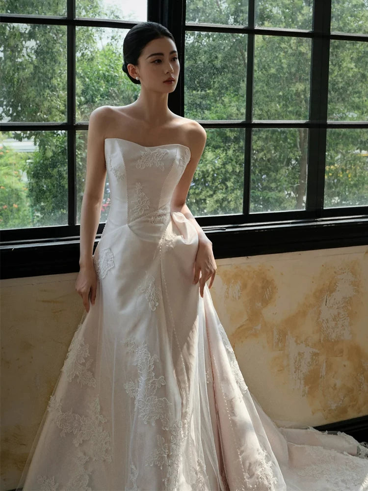Enchanting Strapless A-Line Wedding Dress Appliques Tulle Bridal Gown AP6885