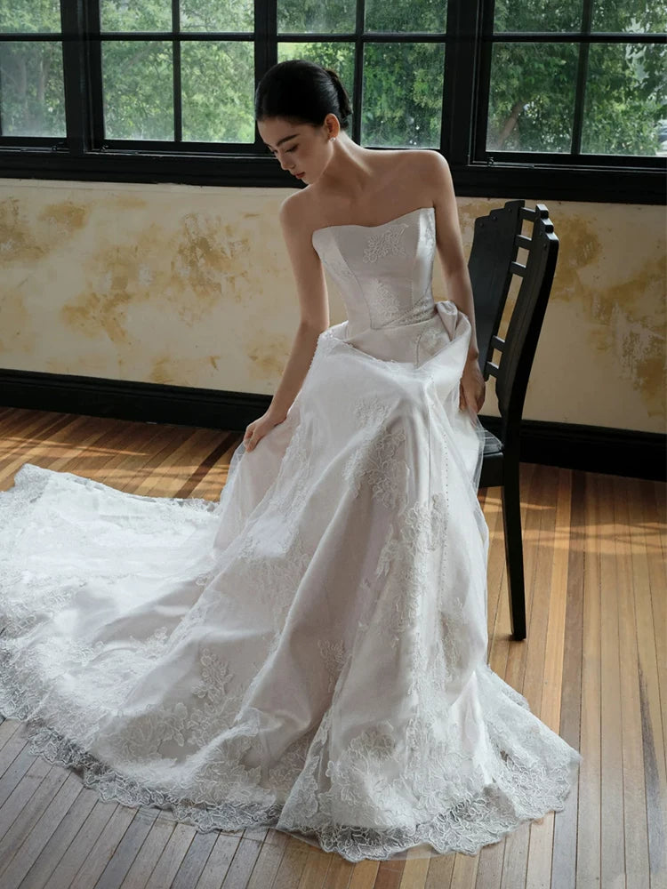 Enchanting Strapless A-Line Wedding Dress Appliques Tulle Bridal Gown AP6885