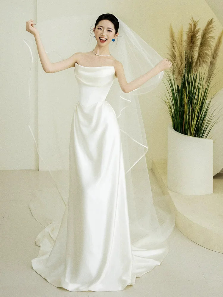 Victorian-Inspired Strapless Wedding Dress With Veil Sheath Satin Bridal Dress AP6899