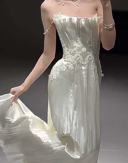 Lustrous Beading Off-Shoulder Pleated Wedding Dress Appliques A-Line Bridal Dress AP6901