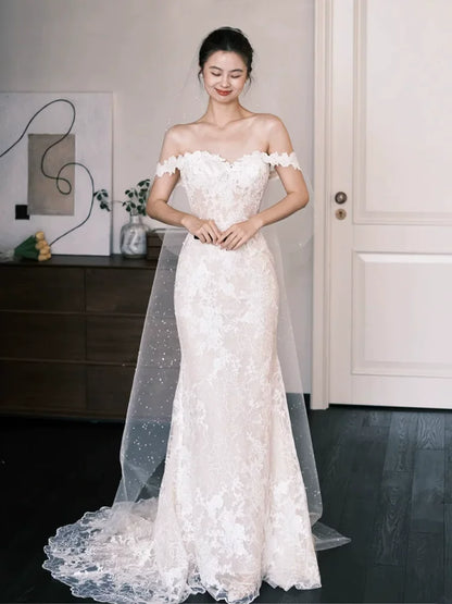 Showstopping Off-Shoulder Wedding Dress With Veil Lace Mermaid Bridal Dress AP6904