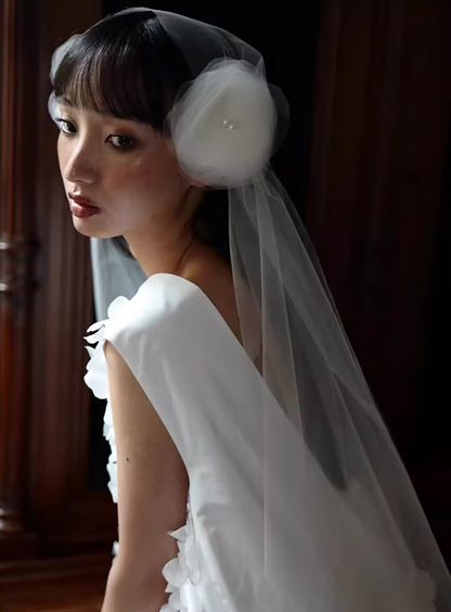 Alluring A-Line Jewel Neck Wedding Dress Inspo Appliques Bridal Gowns With Veil AP6925