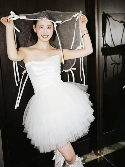 Fashionable A-Line Strapless Wedding Dress With Veil Tiered Tulle Short Bridal Gowns AP6934