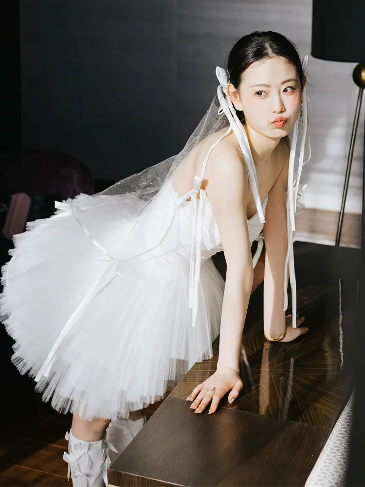 Fashionable A-Line Strapless Wedding Dress With Veil Tiered Tulle Short Bridal Gowns AP6934
