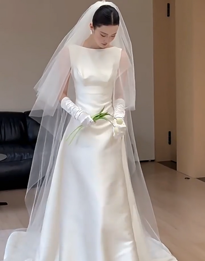 Flowy A-Line Boat Neck Wedding Dress With Veil White Satin Bridal Gowns AP6939