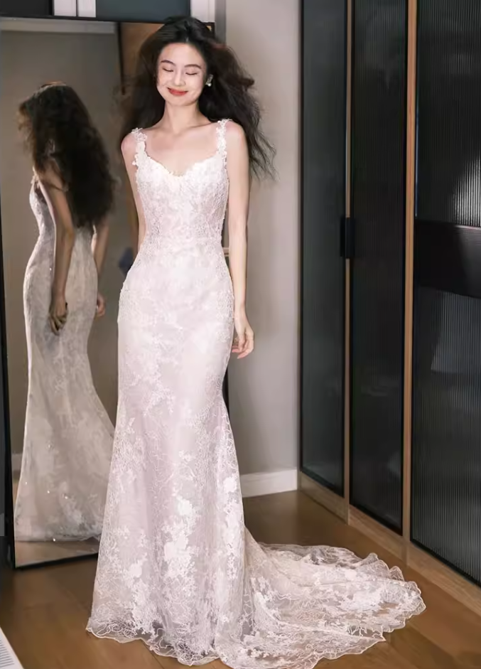 Trendy Spaghetti Straps Mermaid Wedding Dress Lace Sequins Bridal Dress AP6945